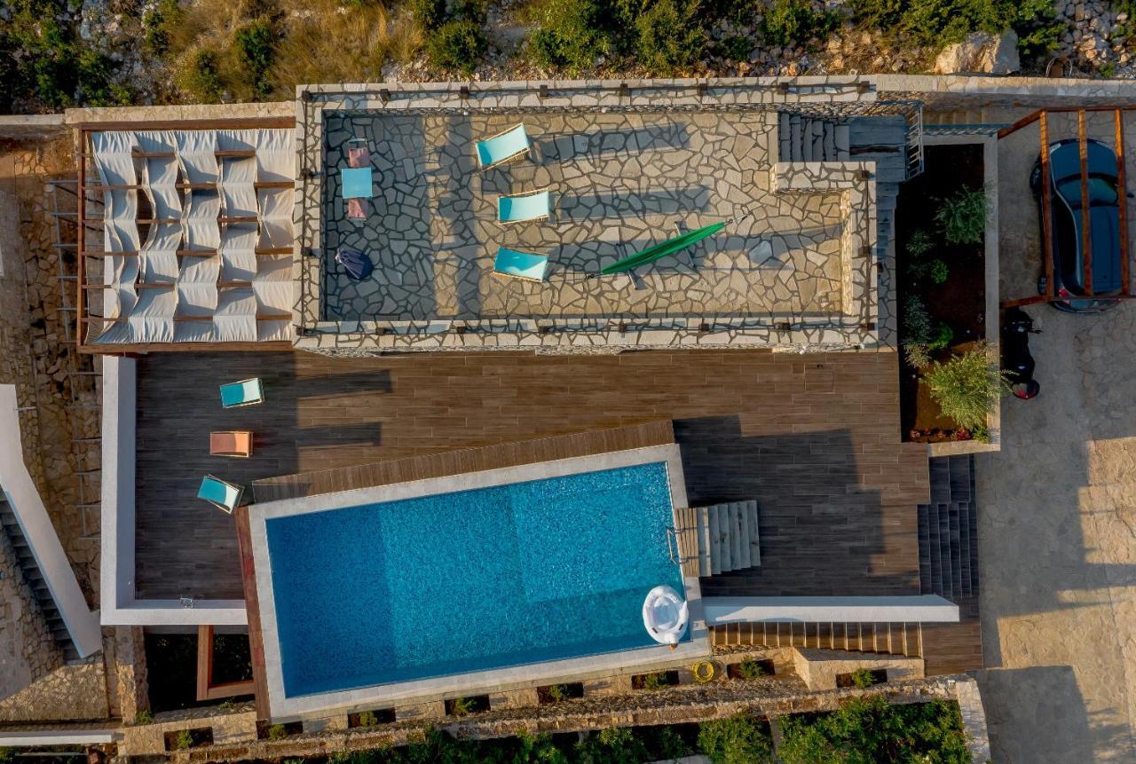 Villa Ariel Lustica Exterior photo