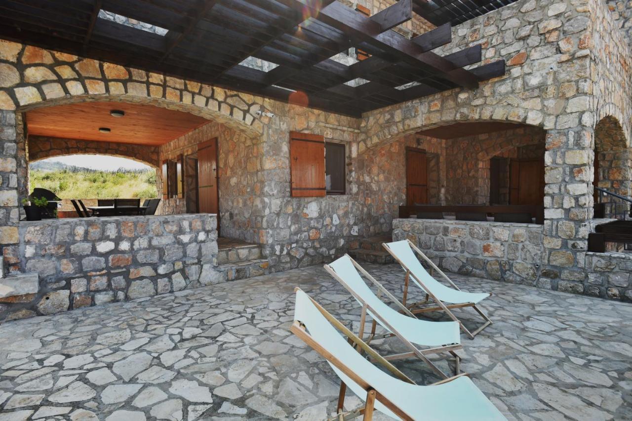 Villa Ariel Lustica Exterior photo