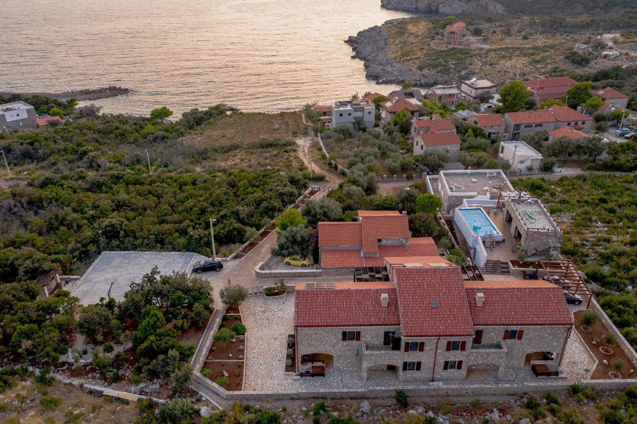 Villa Ariel Lustica Exterior photo